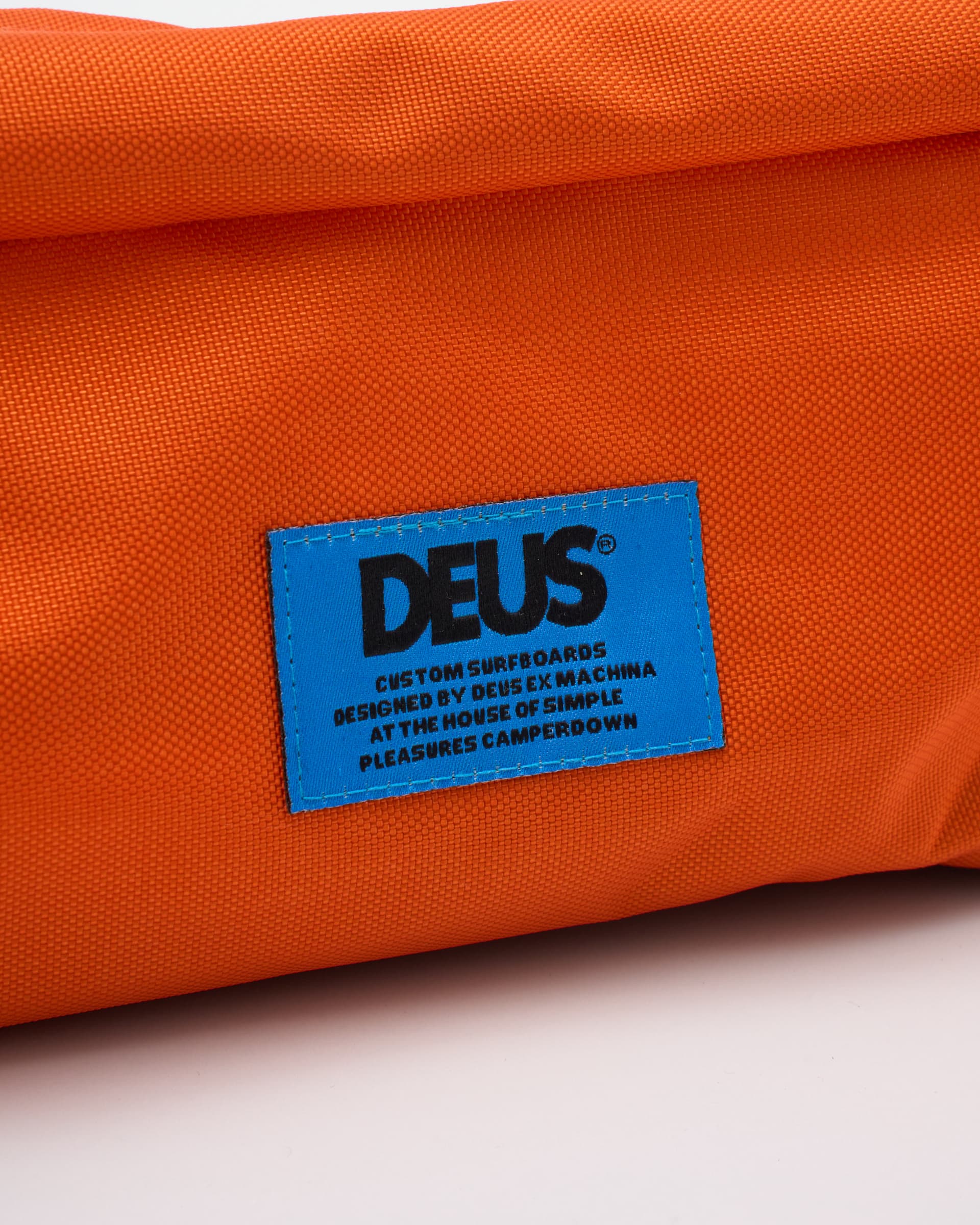 DEUS EX MACHINA SHORELINE WASH BAG